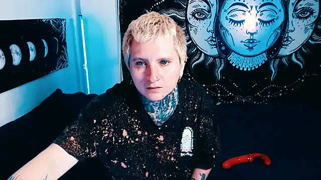Snapshot of Marieblueeyes chatting on 02/16/26, 01:35 Marieblueeyes online show from 02/16/26, 01:35
