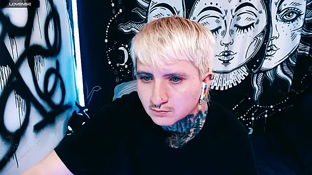 Snapshot of Marieblueeyes chatting on 05/28/26, 02:58 Marieblueeyes online show from 05/28/26, 02:58