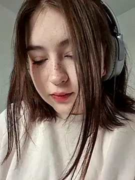 Snapshot of Yammy_Yumi chatting on 10/12/25, 06:12 Yammy Yumi online show from 10/12/25, 06:12