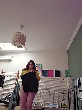 Yammy Yumi online show from 05/18/26, 02:45