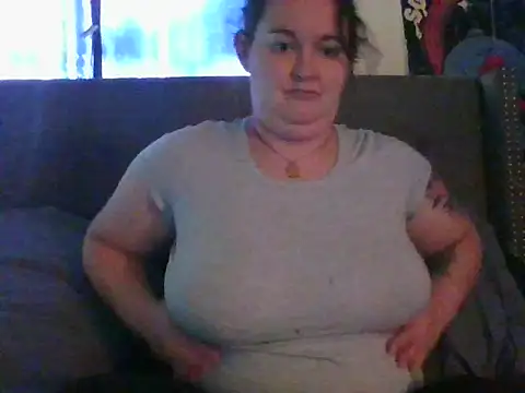 Snapshot of MilfBunny7DDD chatting on 02/27/26, 02:06 MilfBunny7DDD online show from 02/27/26, 02:06