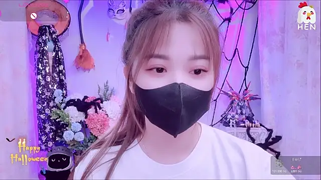 Snapshot of hen237 chatting on 10/31/25, 01:28 hen237 online show from 10/31/25, 01:28