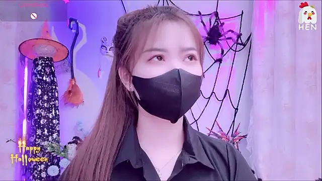 Snapshot of hen237 chatting on 11/05/25, 12:54 hen237 online show from 11/05/25, 12:54