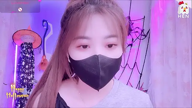 Snapshot of hen237 chatting on 11/07/25, 12:32 hen237 online show from 11/07/25, 12:32