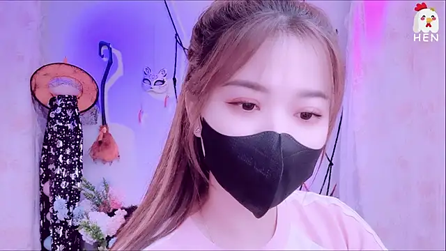 Snapshot of hen237 chatting on 11/09/25, 04:00 hen237 online show from 11/09/25, 04:00