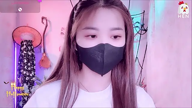 Snapshot of hen237 chatting on 11/10/25, 02:10 hen237 online show from 11/10/25, 02:10