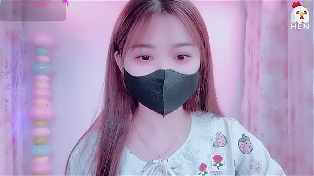 Snapshot of hen237 chatting on 11/11/25, 12:32 hen237 online show from 11/11/25, 12:32