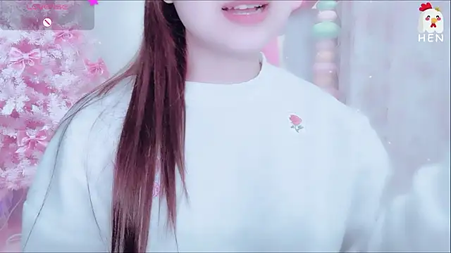 Snapshot of hen237 chatting on 11/14/25, 11:35 hen237 online show from 11/14/25, 11:35