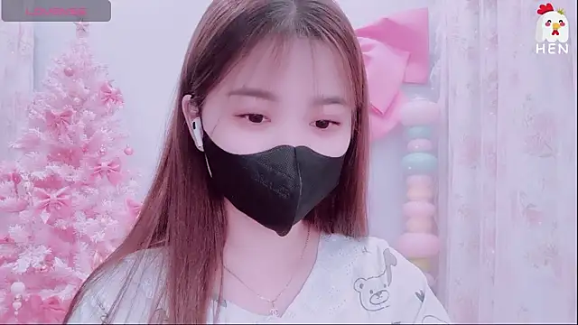 Snapshot of hen237 chatting on 11/20/25, 12:11 hen237 online show from 11/20/25, 12:11