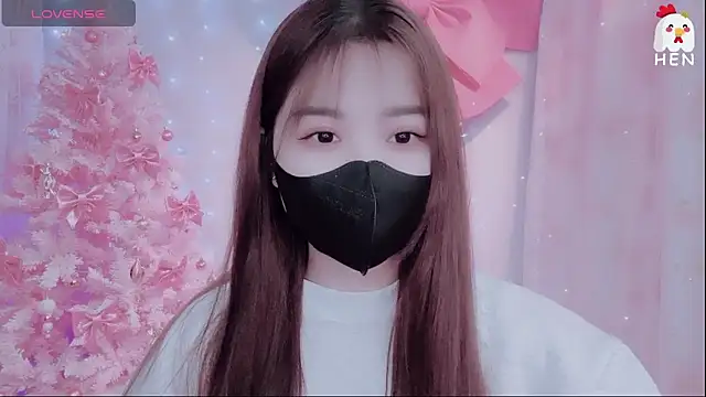 Snapshot of hen237 chatting on 11/25/25, 12:32 hen237 online show from 11/25/25, 12:32