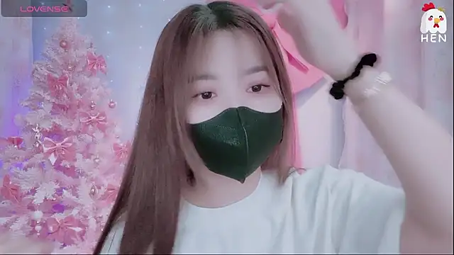 Snapshot of hen237 chatting on 11/28/25, 05:48 hen237 online show from 11/28/25, 05:48