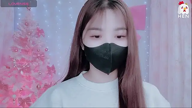 Snapshot of hen237 chatting on 12/01/25, 05:45 hen237 online show from 12/01/25, 05:45