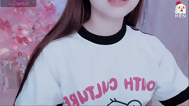 Snapshot of hen237 chatting on 12/04/25, 12:53 hen237 online show from 12/04/25, 12:53