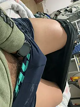 elvis0966 online show from 01/01/25, 04:50