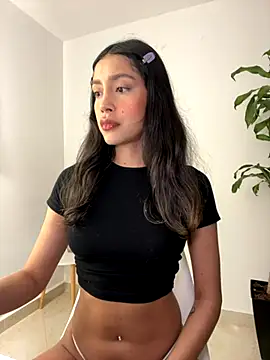 Snapshot of SelenaStone chatting on 11/06/25, 11:37 SelenaStone online show from 11/06/25, 11:37