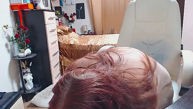 Snapshot of CrazyMomy chatting on 09/26/25, 07:51 CrazyMomy online show from 09/26/25, 07:51