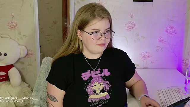 Snapshot of sinnamon_ chatting on 10/07/25, 06:05 sinnamon  online show from 10/07/25, 06:05