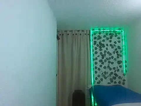 Snapshot of SexDiffrent chatting on 06/08/26, 01:28 SexDiffrent online show from 06/08/26, 01:28