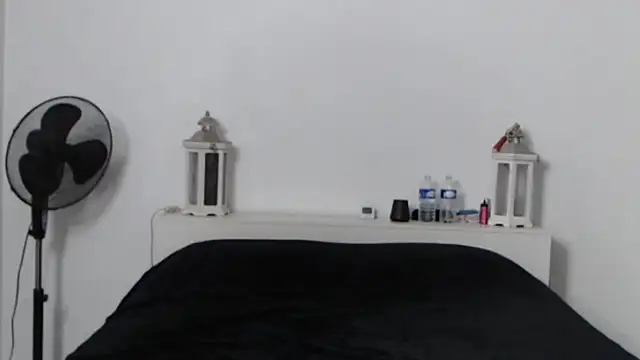 Snapshot of Oriane_Jackson chatting on 10/19/25, 08:15 Oriane Jackson online show from 10/19/25, 08:15