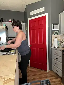 YogaHottie76 online show from 01/30/25, 05:49