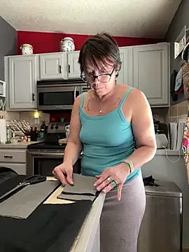 YogaHottie76 online show from 01/31/25, 08:33