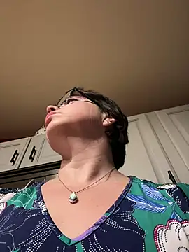 YogaHottie76 online show from 02/02/25, 02:02