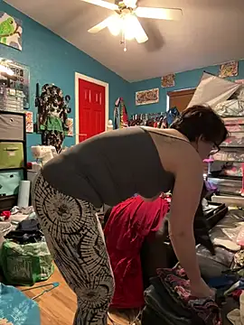 YogaHottie76 online show from 02/03/25, 04:41