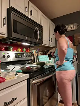 YogaHottie76 online show from 03/02/25, 01:27