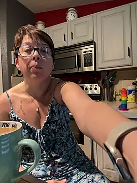YogaHottie76 online show from 03/03/25, 02:26
