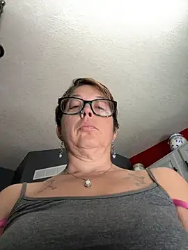 YogaHottie76 online show from 09/08/25, 06:40