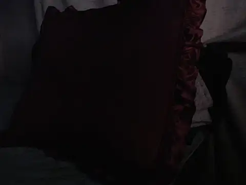 Snapshot of devine_TATAS chatting on 11/11/25, 04:29 devine TATAS online show from 11/11/25, 04:29