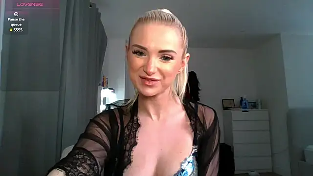 chelseablonde online show from 01/12/25, 01:11
