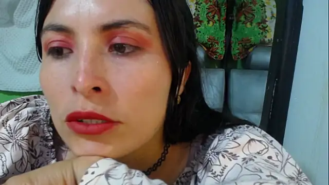 Snapshot of Alexandrasaenz chatting on 01/25/25, 11:54 Alexandrasaenz online show from 01/25/25, 11:54