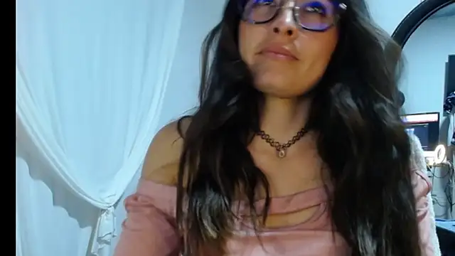 Snapshot of Alexandrasaenz chatting on 09/13/25, 01:27 Alexandrasaenz online show from 09/13/25, 01:27