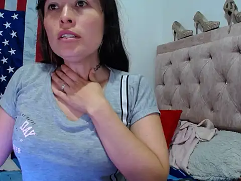 Alexandrasaenz online show from 06/12/26, 09:03