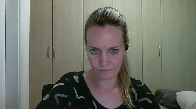 Annylove1 online show from 12/19/24, 12:24