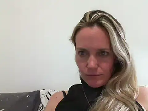 Annylove1 online show from 12/19/24, 10:42