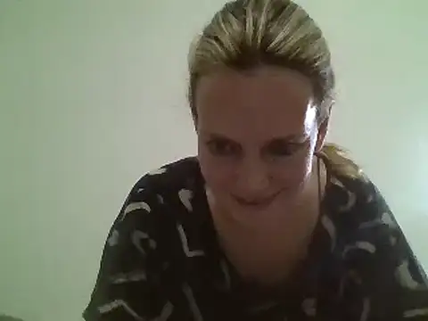 Annylove1 online show from 12/25/24, 12:16