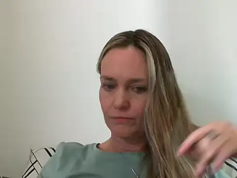 Annylove1 online show from 12/25/24, 12:26