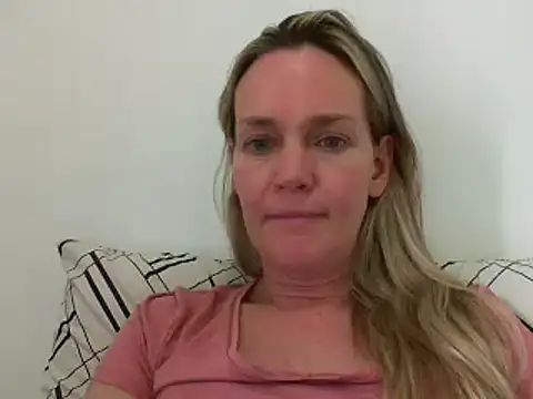Annylove1 online show from 01/02/25, 06:01