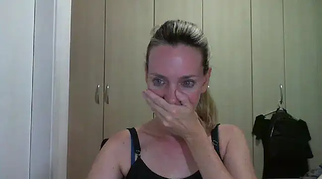 Annylove1 online show from 01/15/25, 12:30