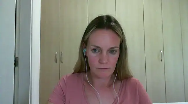 Annylove1 online show from 02/13/25, 06:16