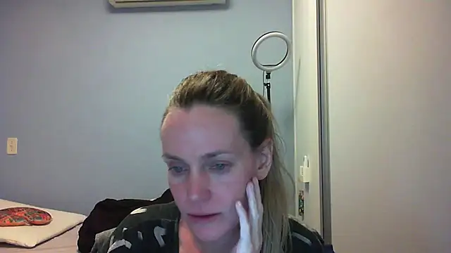 Annylove1 online show from 11/08/25, 12:11