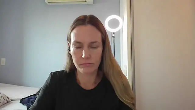 Annylove1 online show from 11/13/25, 10:47