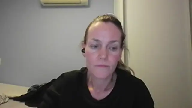 Annylove1 online show from 11/15/25, 12:19