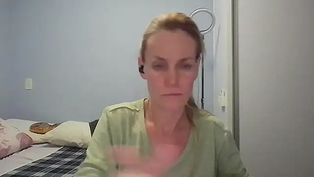 Annylove1 online show from 04/26/26, 12:30