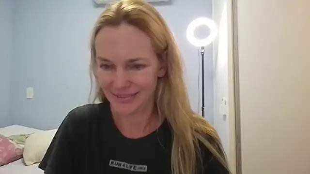 Annylove1 online show from 04/27/26, 12:36