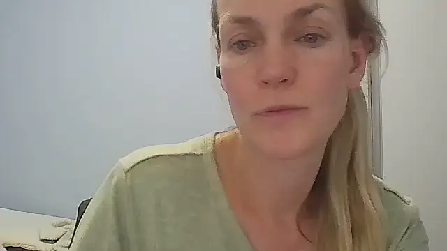 Annylove1 online show from 04/29/26, 12:27