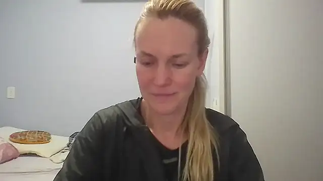 Annylove1 online show from 05/05/26, 12:18