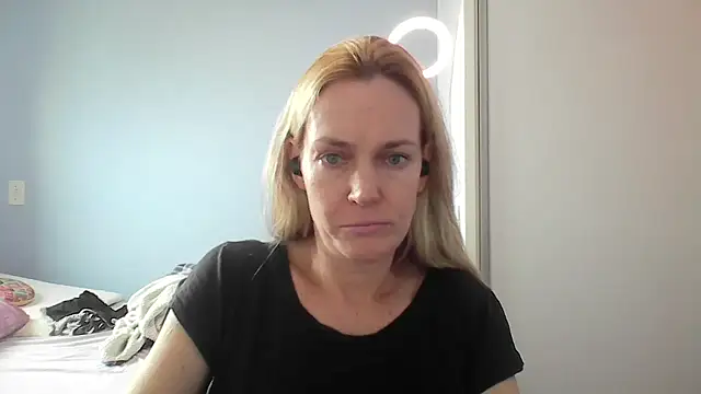 Annylove1 online show from 05/08/26, 12:21